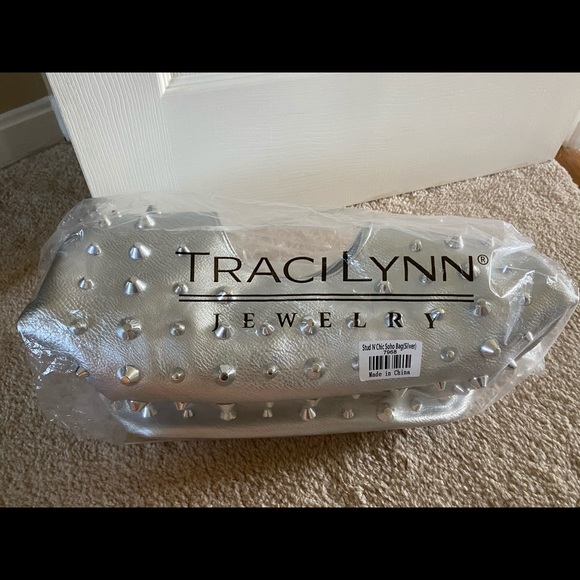 BRAND NEW!! TRACI LYNN RHINESTONE STUD BAG!! - Picture 1 of 4
